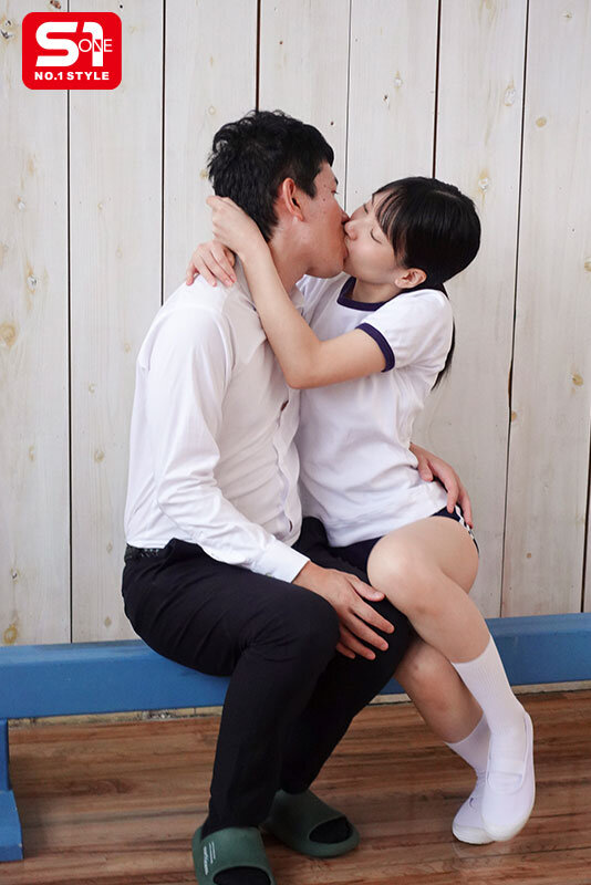 【sone00656】無邪気な教え子に誘惑された僕は可愛い顔、声や匂い、そして若い肉体の魅力に抵抗できず、校内でもホテルでも何処でも挿れまくった。 榊原萌 / エスワン ナンバーワンスタイル